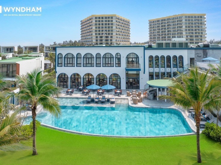 Wyndham Royal Beachfront Hội An Resort 